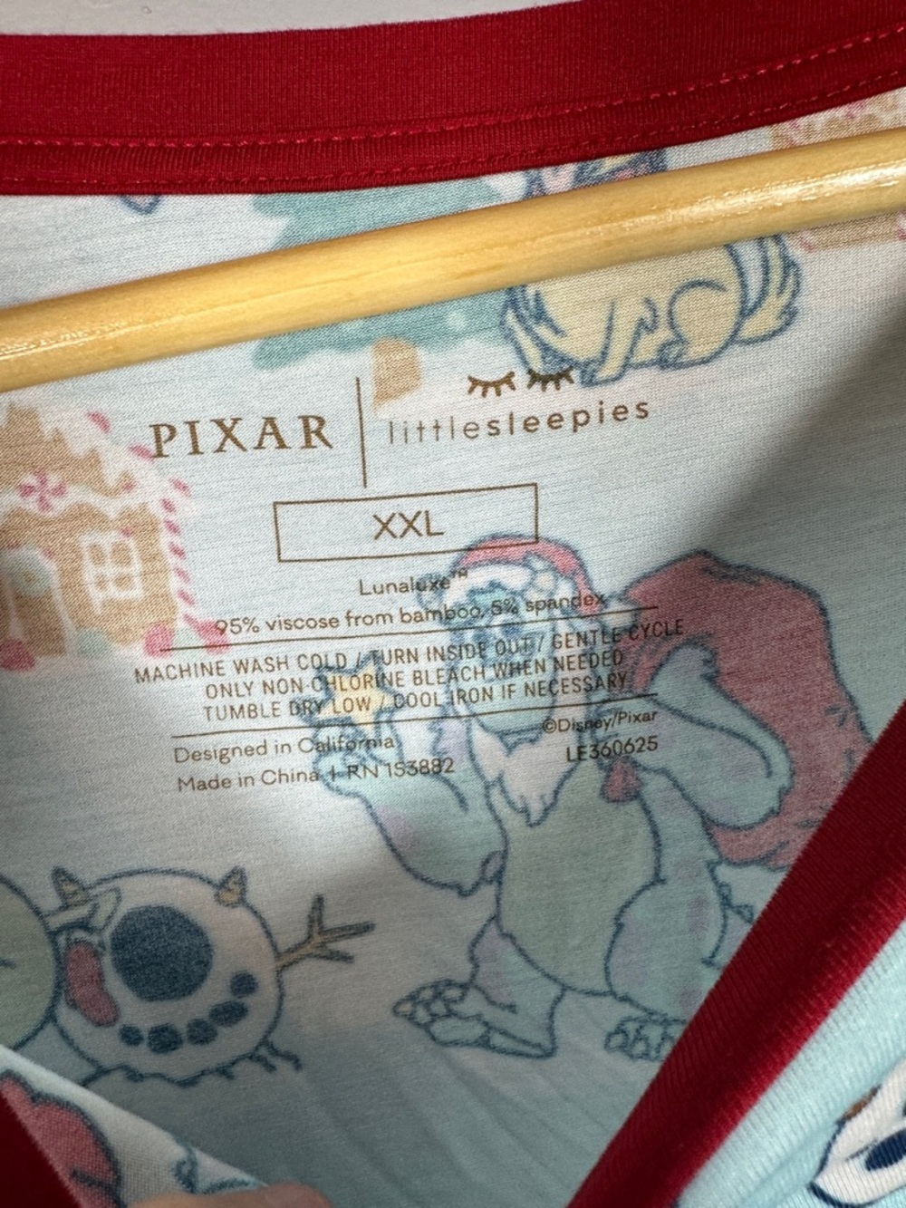 Little Sleepies Disney Pixar Christmas Village Men’s Pajama Top XXL NWOT - Picture 4 of 5